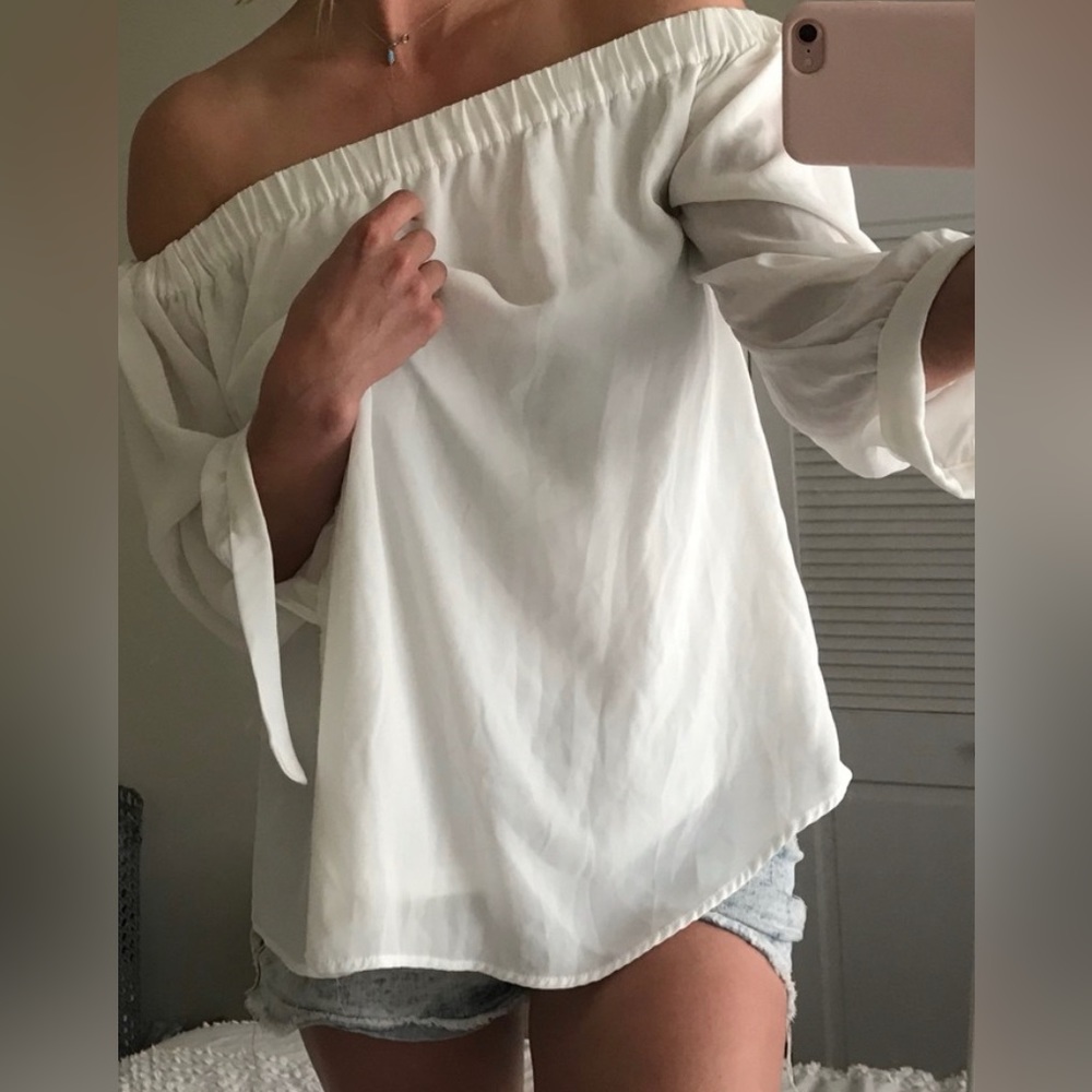 Wishlist Off the Shoulder White Top🌸Excellent Condition